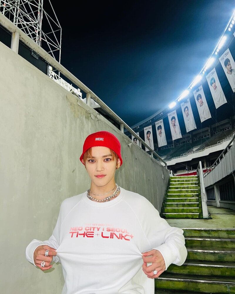 221023 NCT Taeyong Instagram Update documents 2