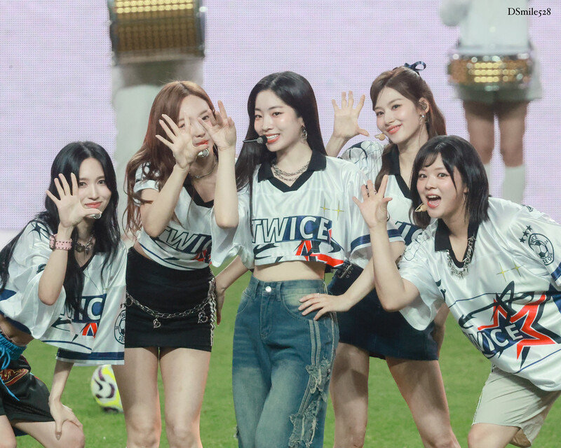 240731 TWICE Mina, Nayeon, Dahyun, Sana & Jeongyeon at Team K-League vs. Tottenham Hotspur's Halftime Show documents 1