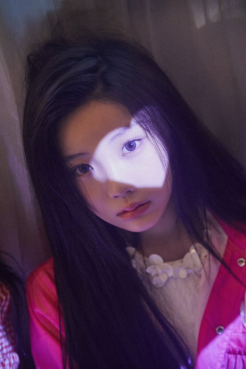 ILLIT - "Super Real Me" The 1st Mini Album Concept Photos documents 22