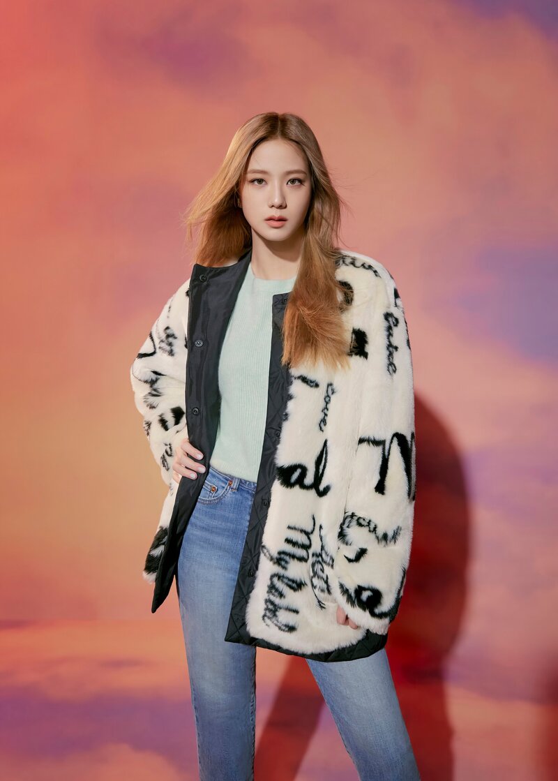 BLACKPINK Jisoo for IT MICHAA 2021 Winter 'Fly To The Sky' Collection documents 7
