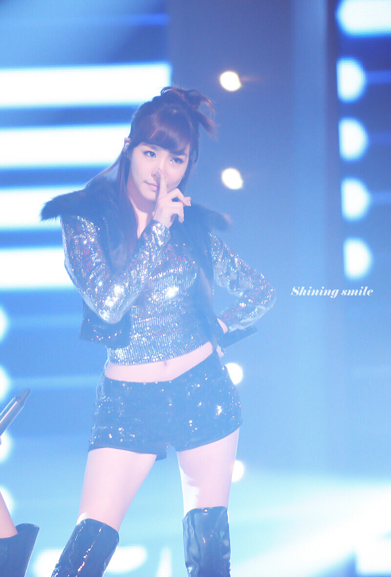 101230 Girls' Generation Tiffany at KBS Gayo Daechukje documents 1