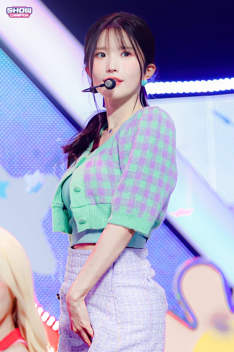 210908 fromis_9 - 'Talk & Talk' at Show Champion documents 8