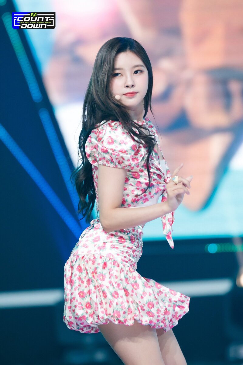 220630 Kep1er 'Up!' at M Countdown documents 11