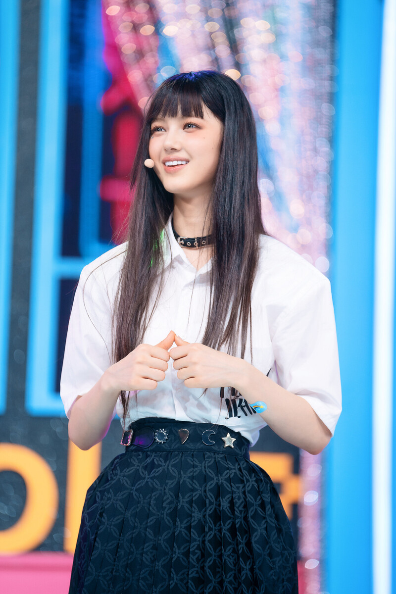 220807 NewJeans Danielle 'Cookie' at Inkigayo documents 16