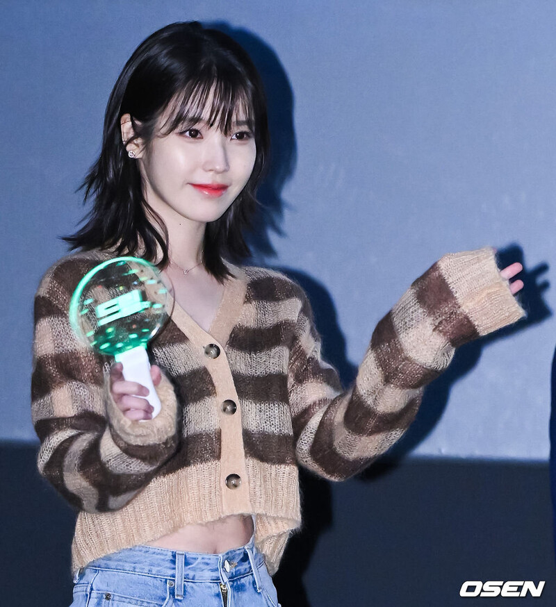 230430 IU 'Dream' Stage Greetings documents 9