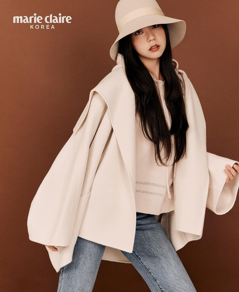 Ahn Sohee for Allure Korea - November 2023 Issue documents 2