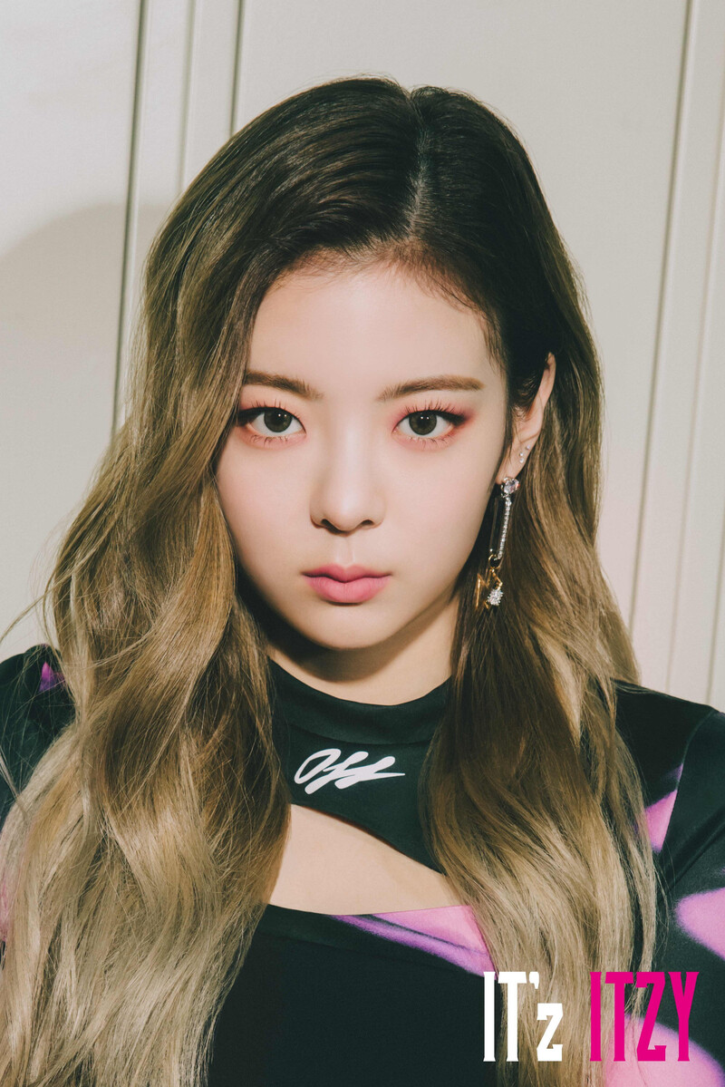 ITZY Japan Debut Album『IT'z ITZY』Concept Teasers documents 10