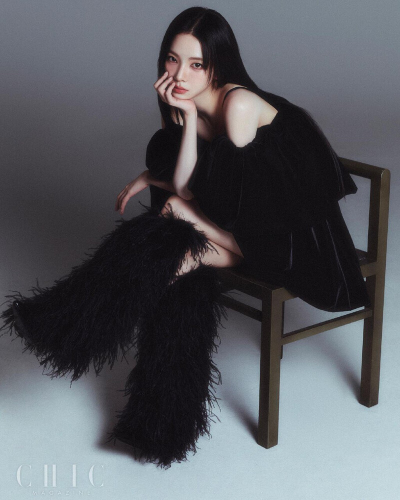 KARINA for CHIC China - January 2024 Issue documents 6