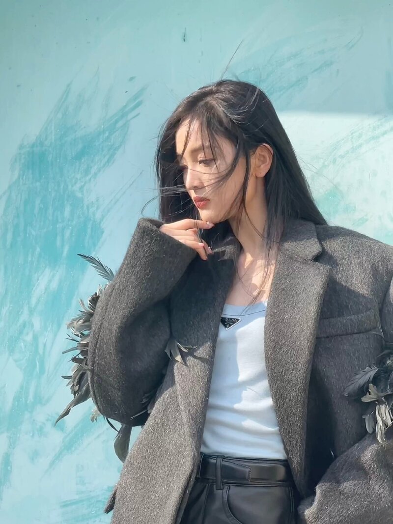 Xuan Yi for Chic Trend Magazine October 2022 Issue - Behind the Scenes ...