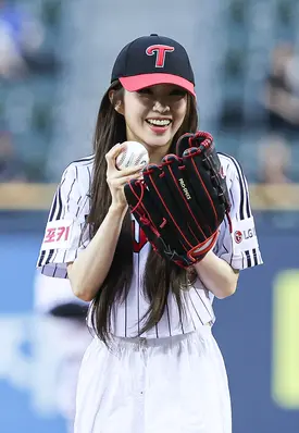 240821 Red Velvet Irene - 2024 Shinhan SOL Bank KBO League