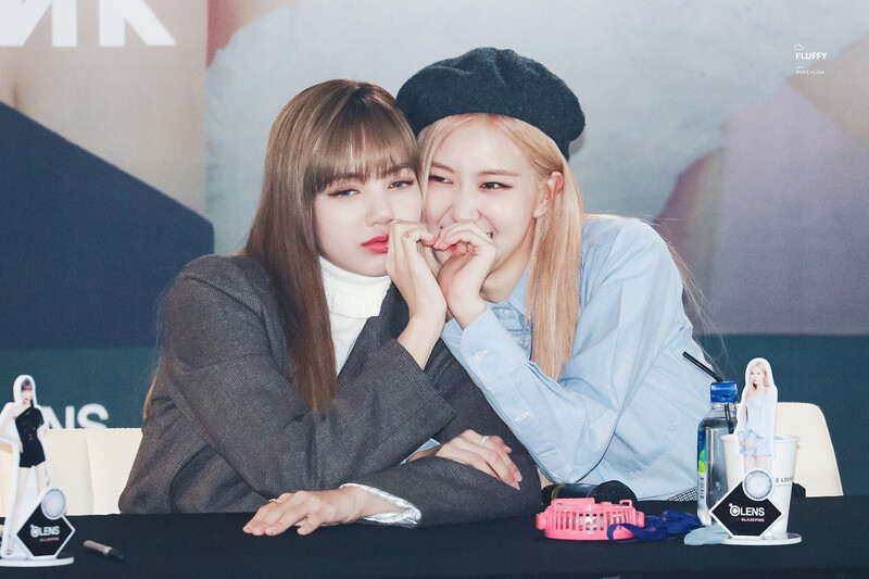 191012 BLACKPINK Rosé & Lisa - OLENS Fansign | kpopping