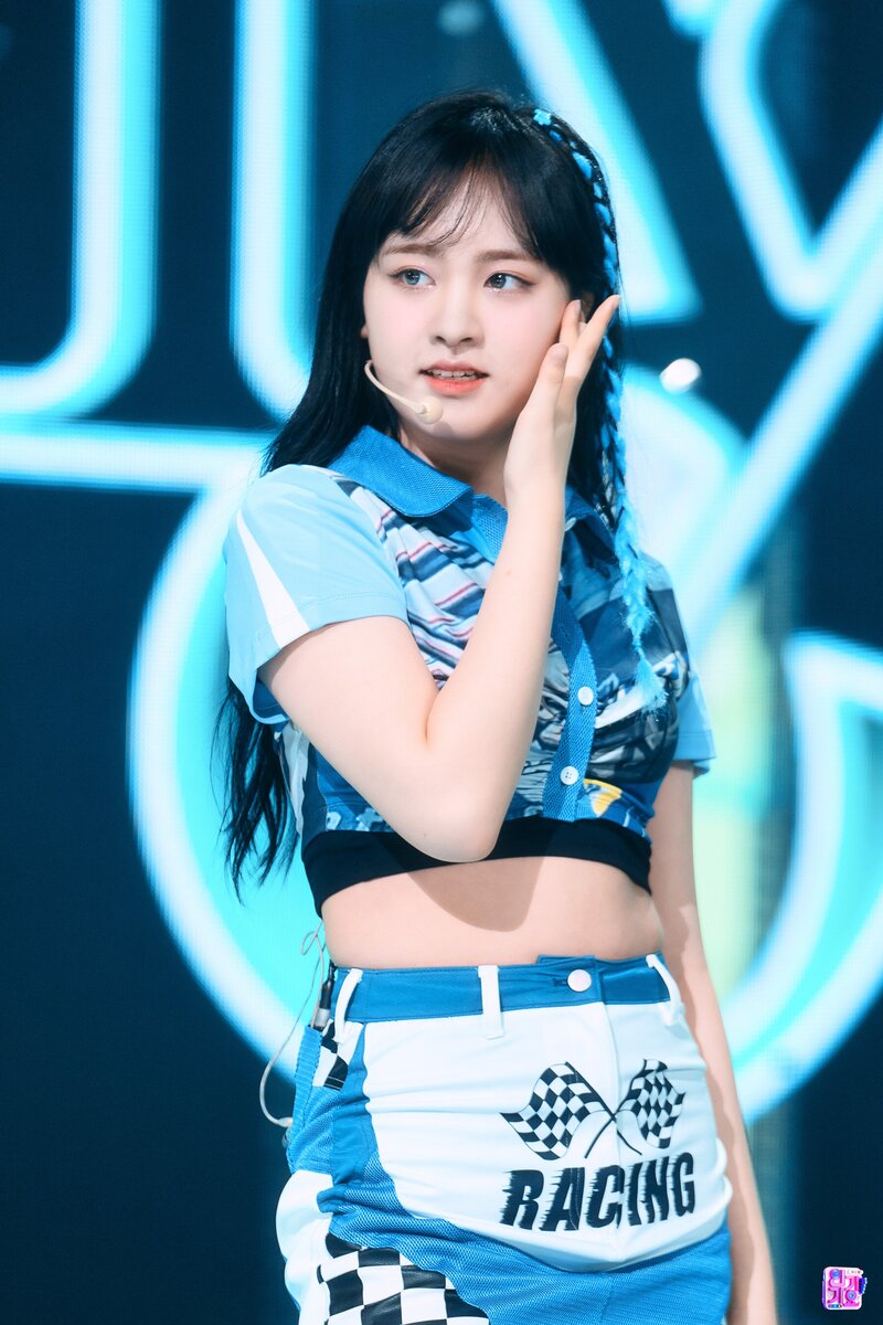 220918 IVE Liz - 'After LIKE' at Inkigayo documents 3