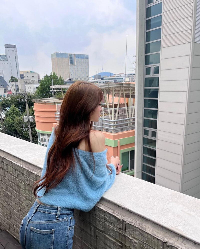 231021 Sihyeon Instagram Update documents 2