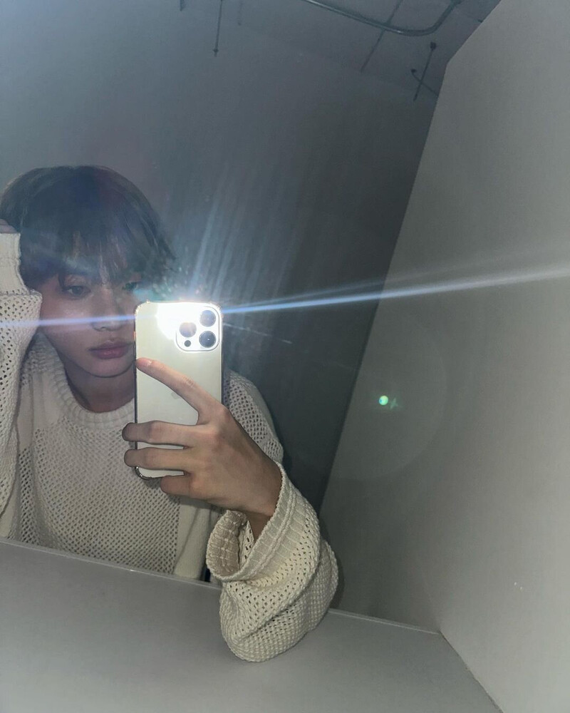 231024 POW Instagram Update - Hyunbin documents 1