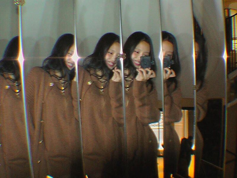 241001 - JENNIE Instagram Update documents 2