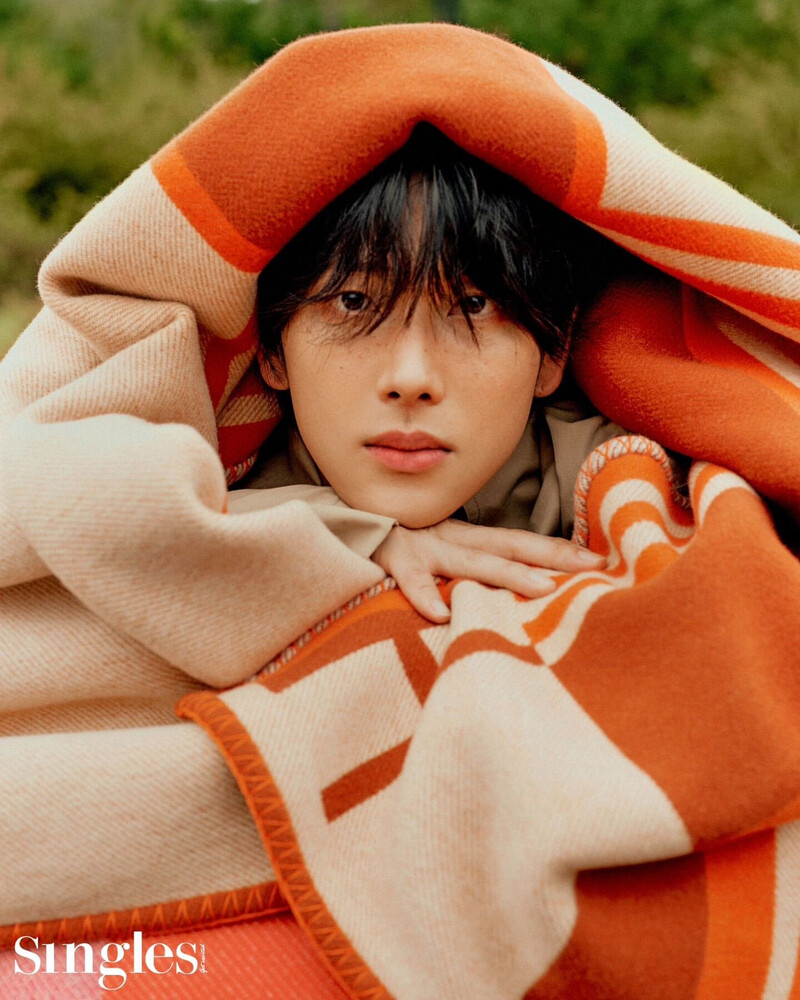 YIm Siwan for Singles Korea November 2024 Issue documents 2