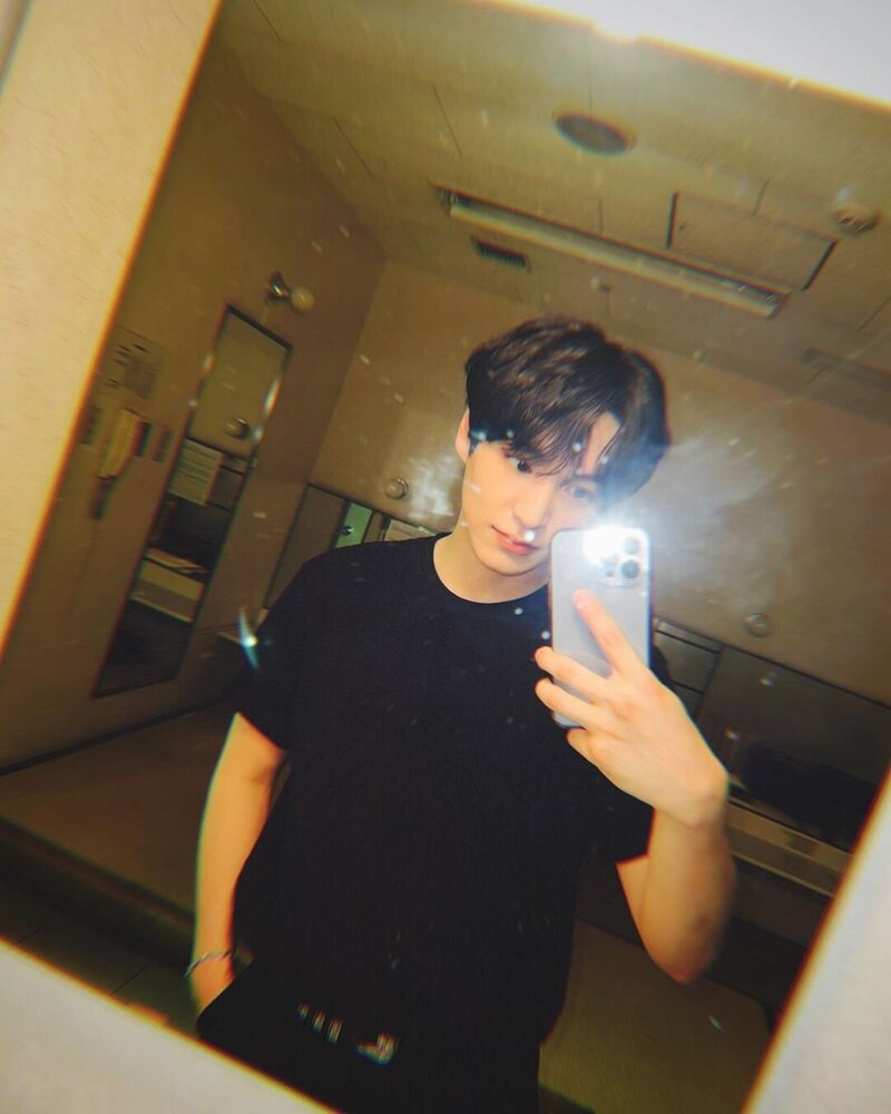 220521 VICTON Chan Instagram Update documents 1