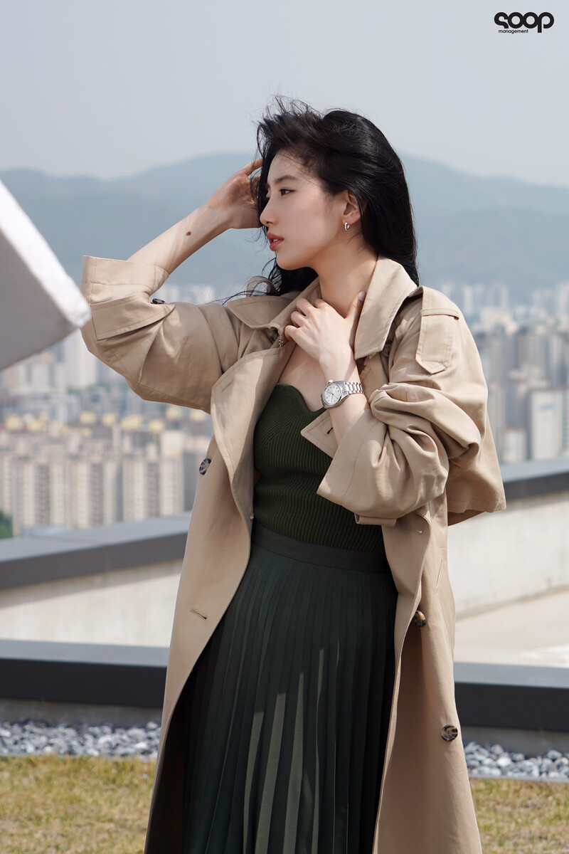 220812 SOOP Naver Post - Bae Suzy - Longines Photoshoot Behind documents 1