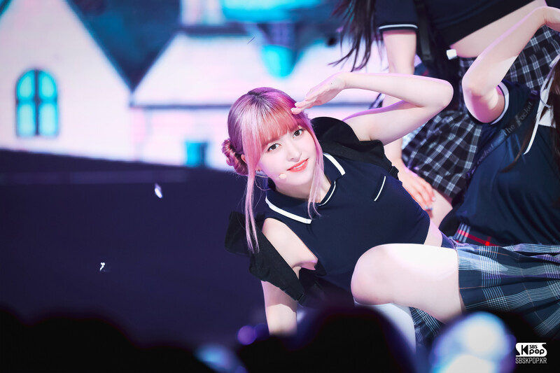 230716 NMIXX Lily - 'Roller Coaster' at Inkigayo documents 3