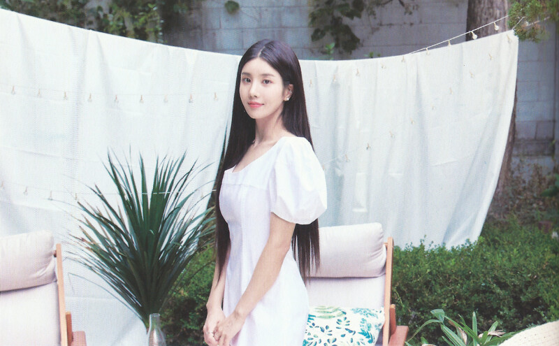 Kwon Eunbi 2022 Season's Greetings (Scans) documents 14