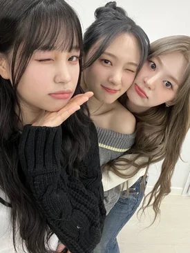 240119 Weeekly Jihan Twitter Update with EJel and STAYC's Seeun
