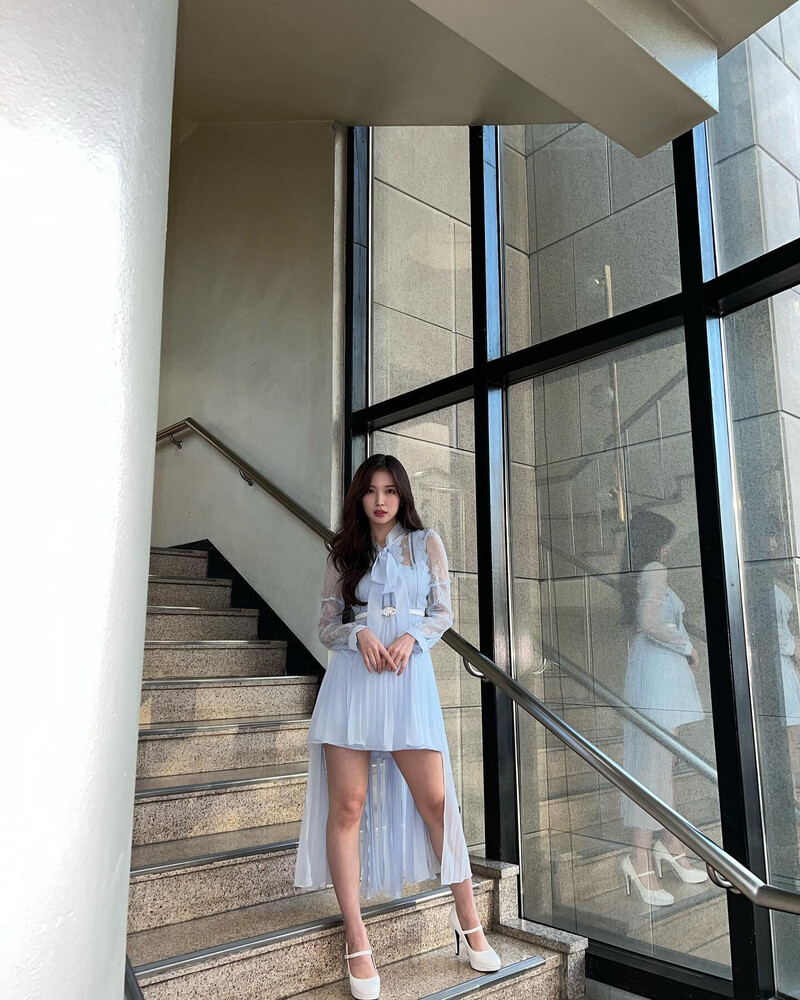 220408 OH MY GIRL Arin Instagram Update documents 6