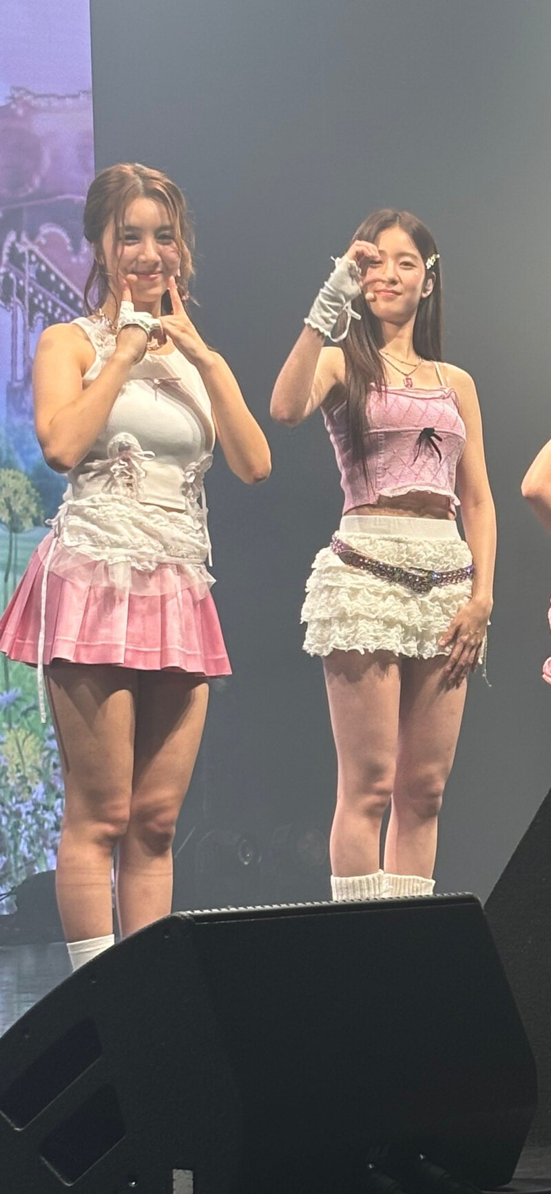 241112 WOOAH - at "2024 WOOAH Japan 2nd Concert 'WOOAH-LAND AGAIN' in Tokyo, Japan" documents 10