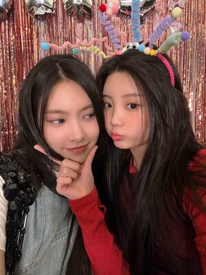 240116 ILLIT Twitter Update - Wonhee and Yunah