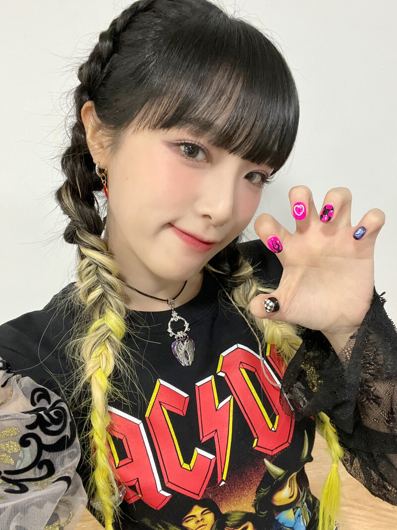 220803 Yena Twitter Update documents 1