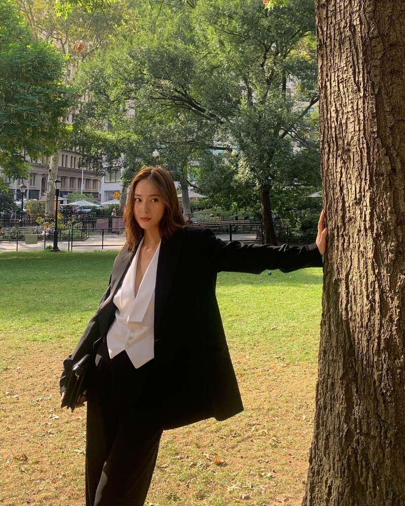 230910 vousmevoyez Instagram Update - KRYSTAL JUNG at for RL in NY (deleted) documents 4