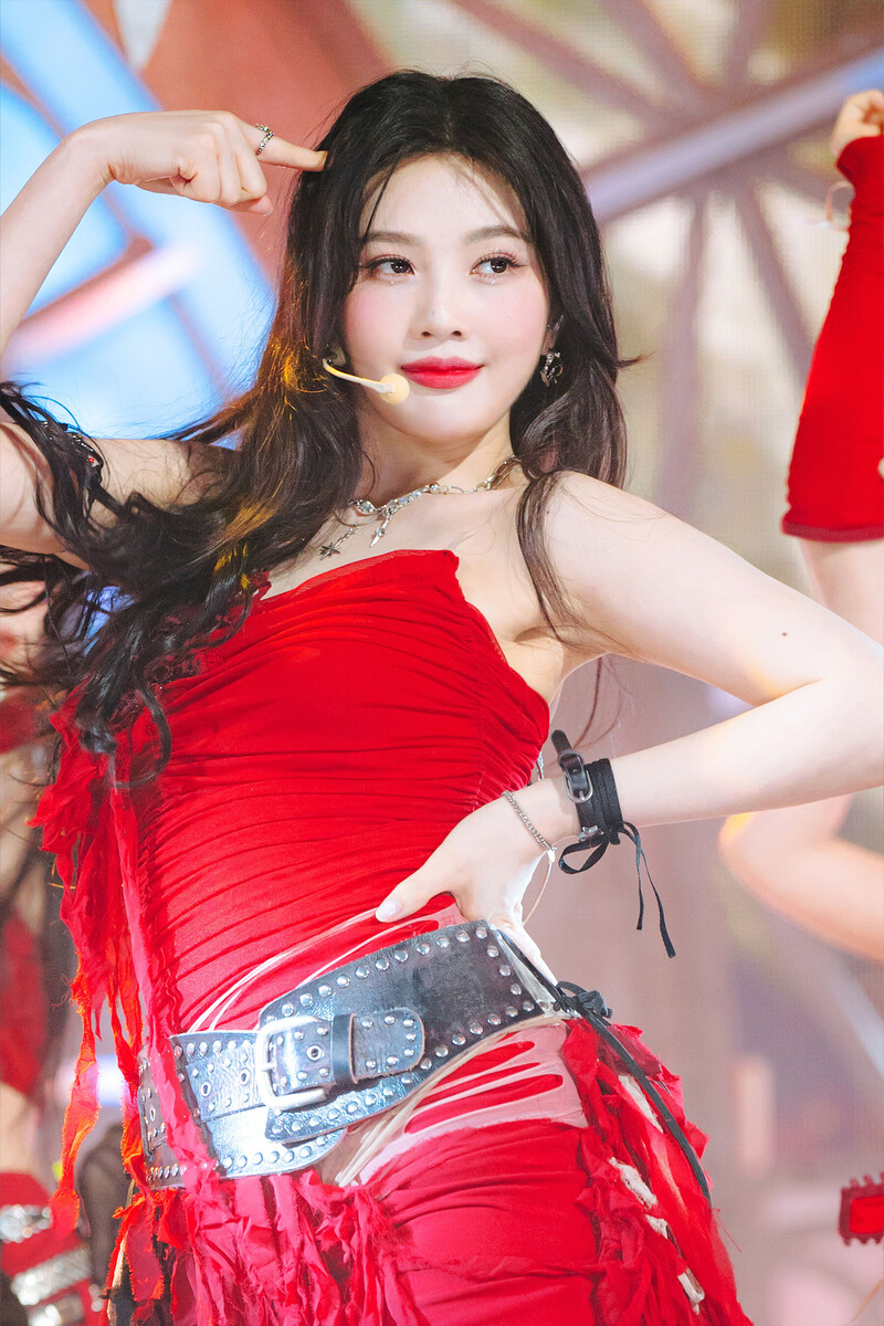 240630 Red Velvet Joy - 'Cosmic' at Inkigayo documents 9