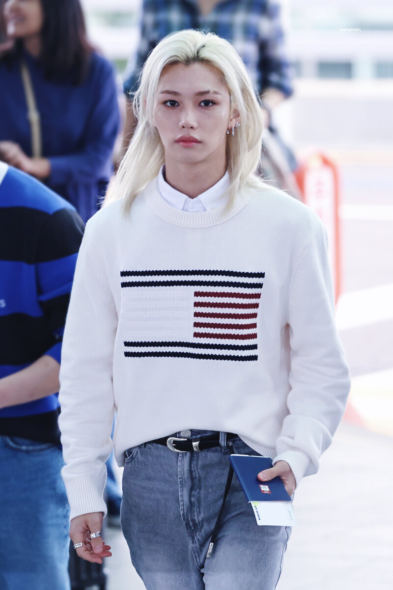 240907 StrayKids Felix at Incheon International Airport documents 5