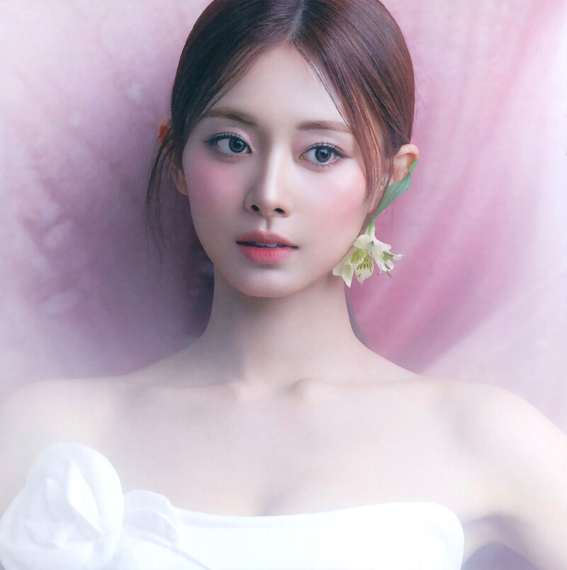 TWICE Tzuyu - 1st Mini Album 'aboutTZU' (Scans) documents 7