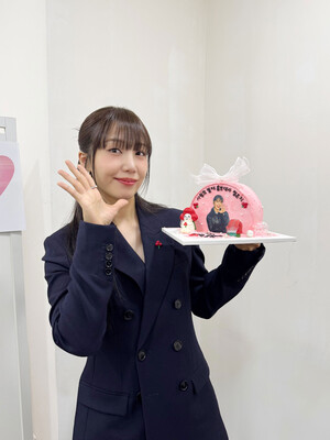 241206 Apink official update with EUNJI