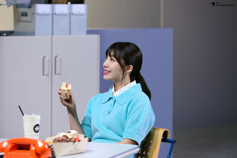 240110 IST Naver post - EUNJI behind the scenes of 'She's Bagel' commercial shoot documents 9