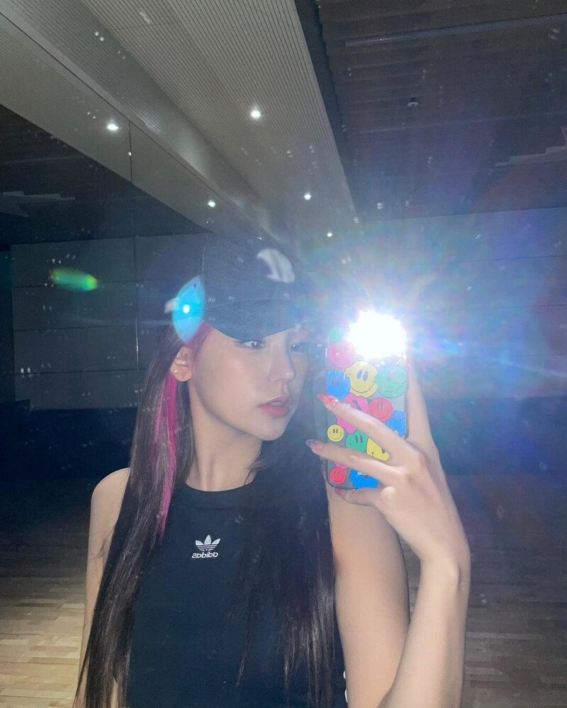 210911 ITZY Instagram Update - Yeji documents 3