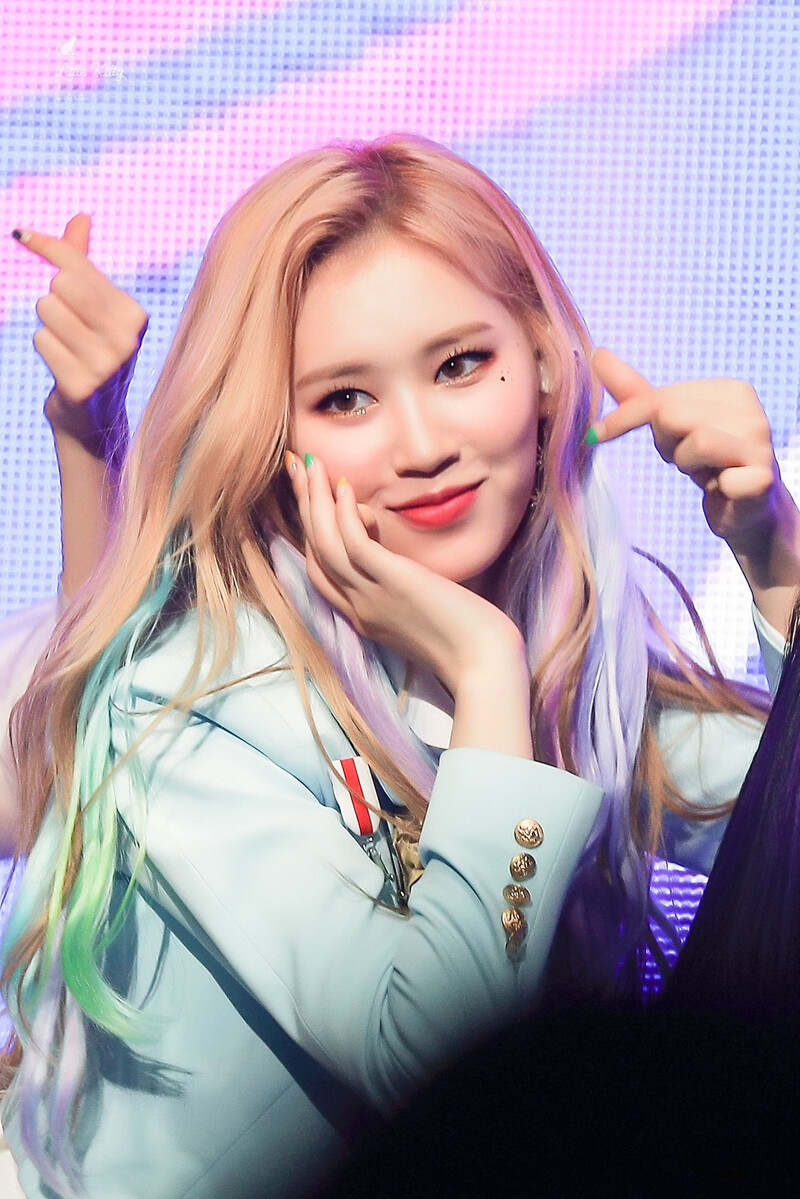 190514 Weki Meki Elly at 'LOCK END LOL' Showcase documents 3