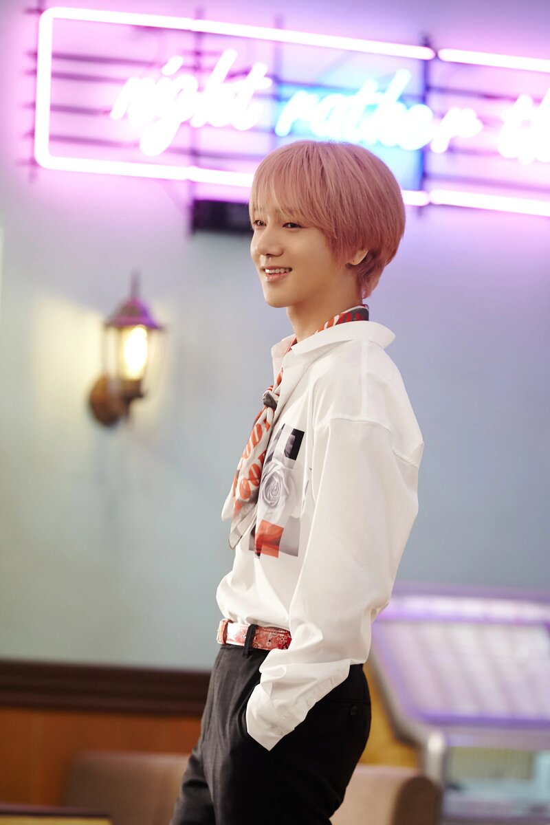 190618 SMTOWN Naver Update - Yesung's "Pink Magic" M/V Behind documents 1