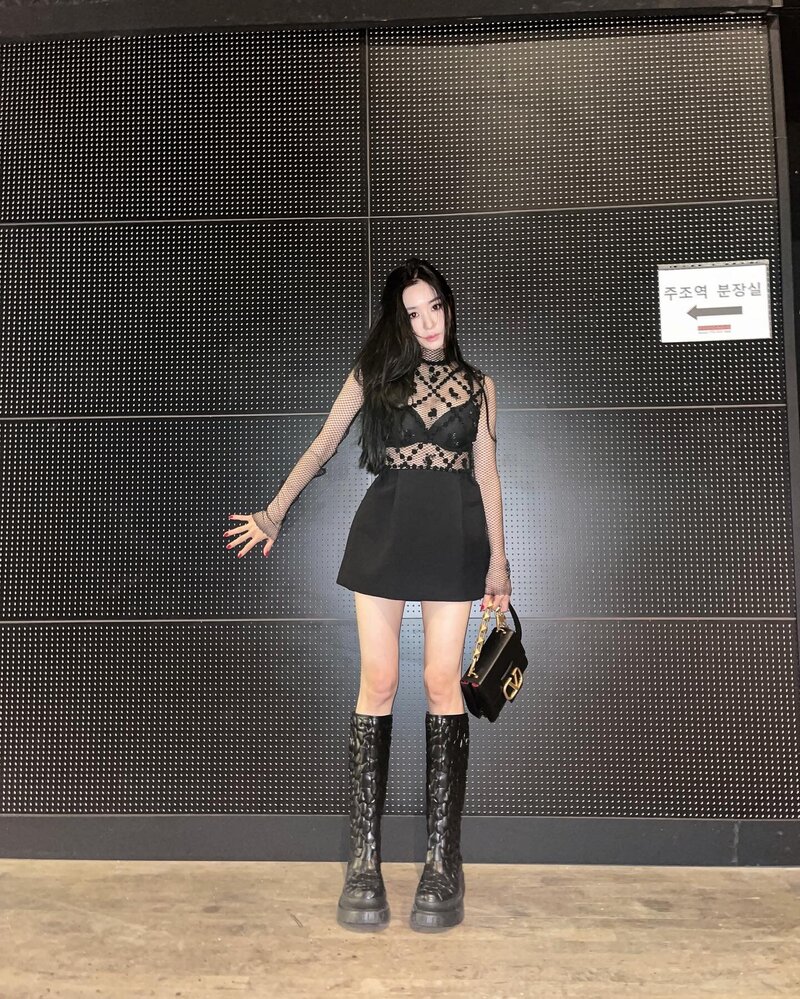 210928 Tiffany Young Instagram Update documents 5