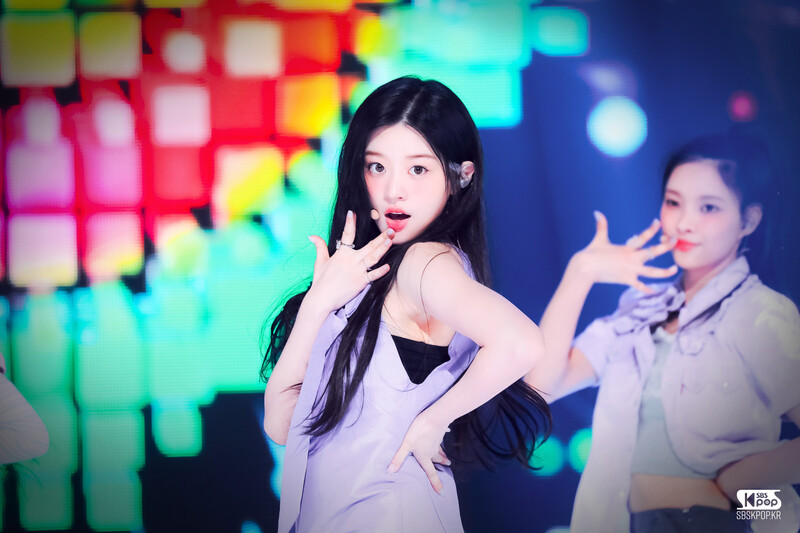 240407 ILLIT Minju - 'Magentic' at Inkigayo documents 3