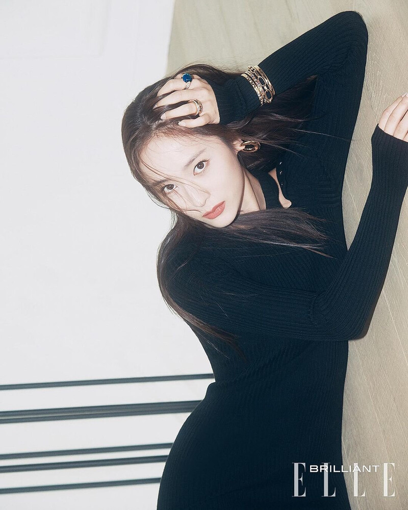 KRYSTAL JUNG for ELLE Korea  - October Issue 2023 documents 2