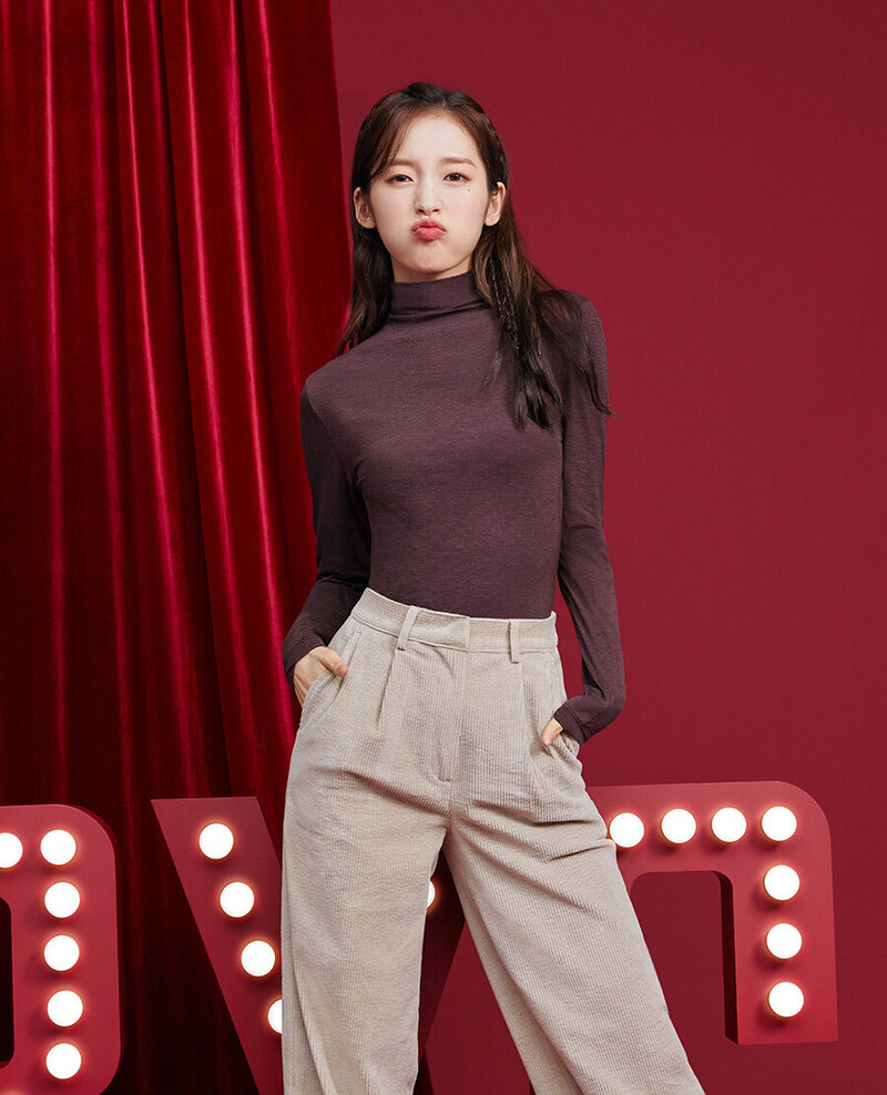 OH MY GIRL's Arin for BYC 2021 Winter Collection documents 14