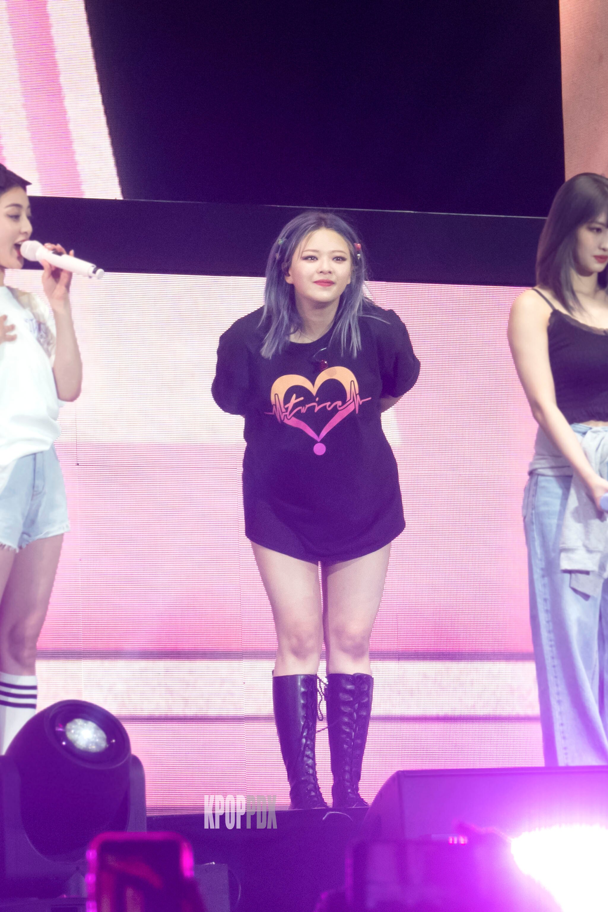220514 TWICE Jeongyeon - 4th World Tour ‘Ⅲ’ Encore in Los Angeles Day 1 ...
