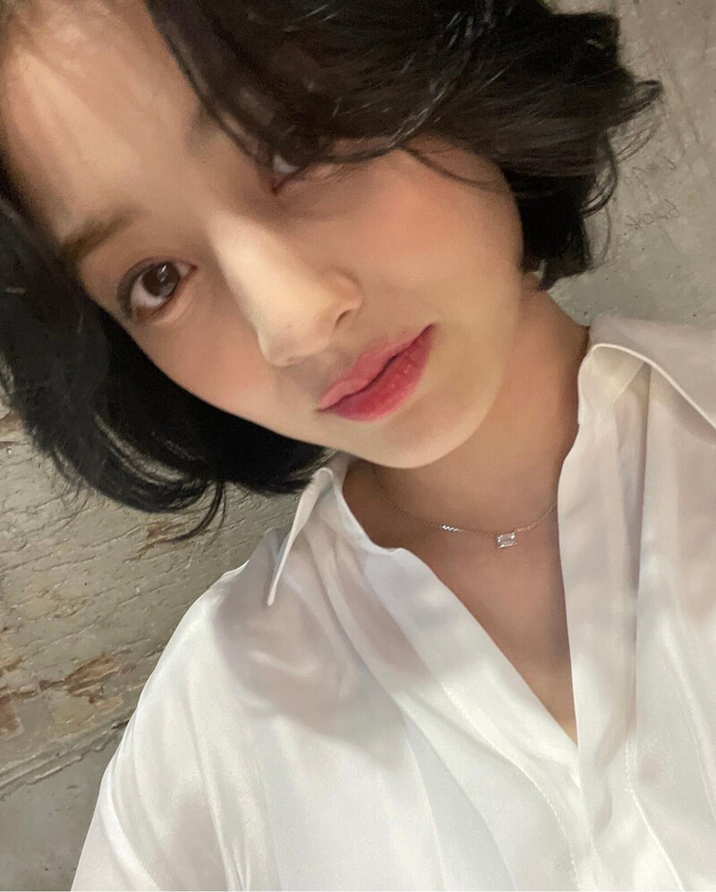 220520 Jihyo Instagram Update documents 6