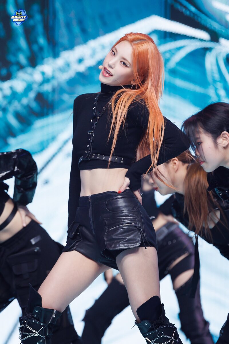 240111 ITZY Yeji - 'BORN TO BE' and 'UNTOUCHABLE' at M Countdown documents 15