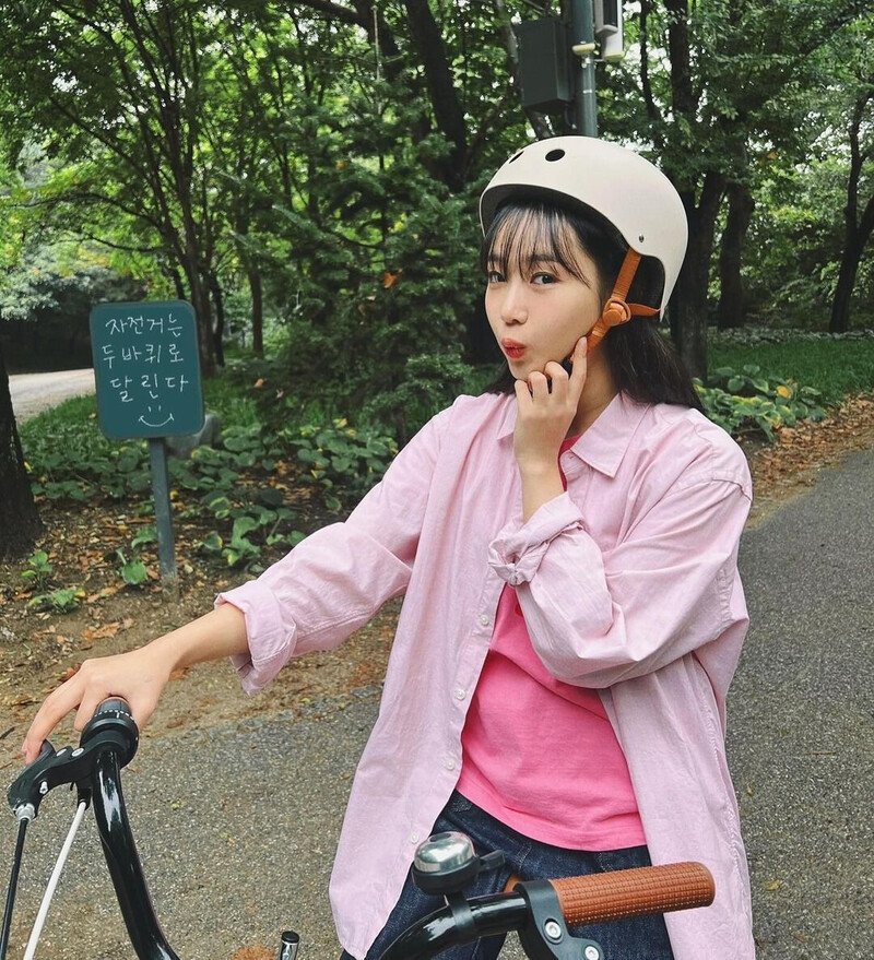 240509 Yoojung Instagram update documents 1