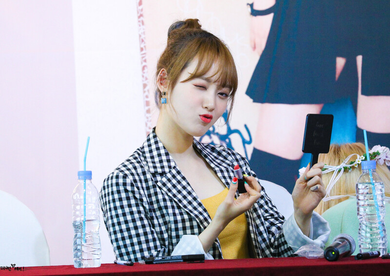 190622 Weki Meki Sei at 'LOCK END LOL' Busan Fansign documents 4