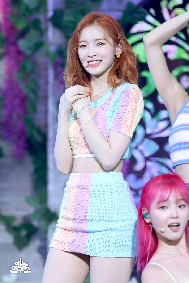 210515 OH MY GIRL - 'Dun Dun Dance' at Music Core documents 14