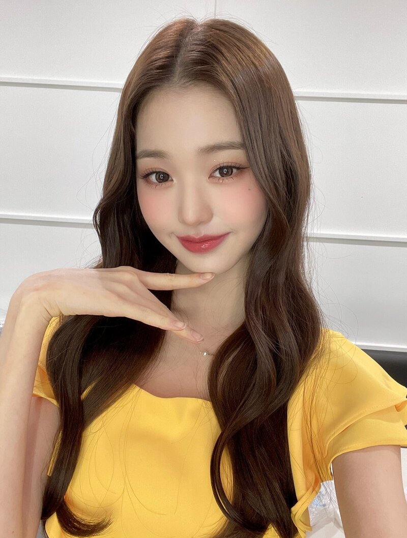 220930 IVE Twitter Update - Wonyoung documents 1