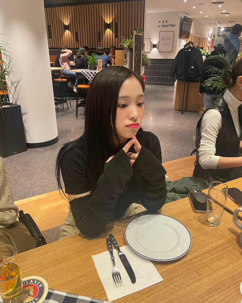 221117 Dreamcatcher Gahyeon Instagram Update documents 6